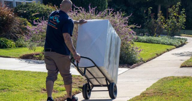 Hiring Movers & Do It Yourself