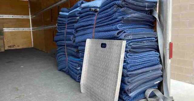 How to Use Moving Blankets?