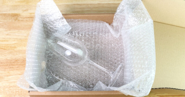 How to pack glass shelves for moving
